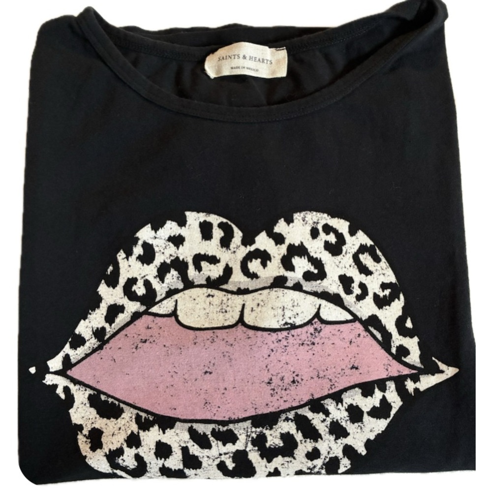 Saints & Hearts Shirt Black Graphic Tee with Cheetah Lips Size Medium Like NEW